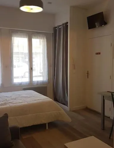 En Centre-ville De Luchon アパート